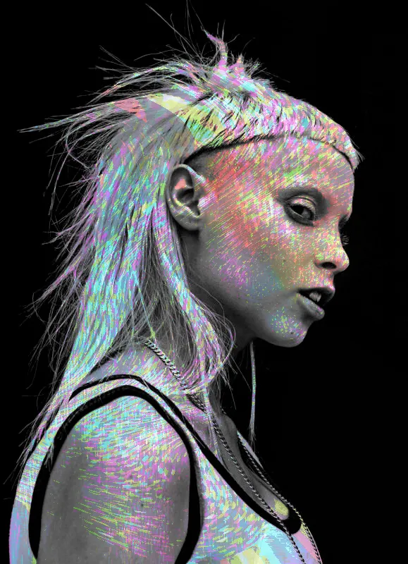 Yolendi (chanteuse de Die Antwoord), glitch artefacts