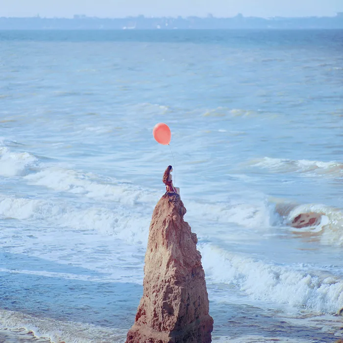 Vagues et rocher © Oleg Oprisco