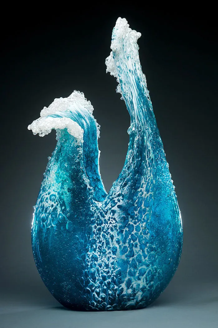 Vague et océan, verre sculpté © Blaker – DeSomma