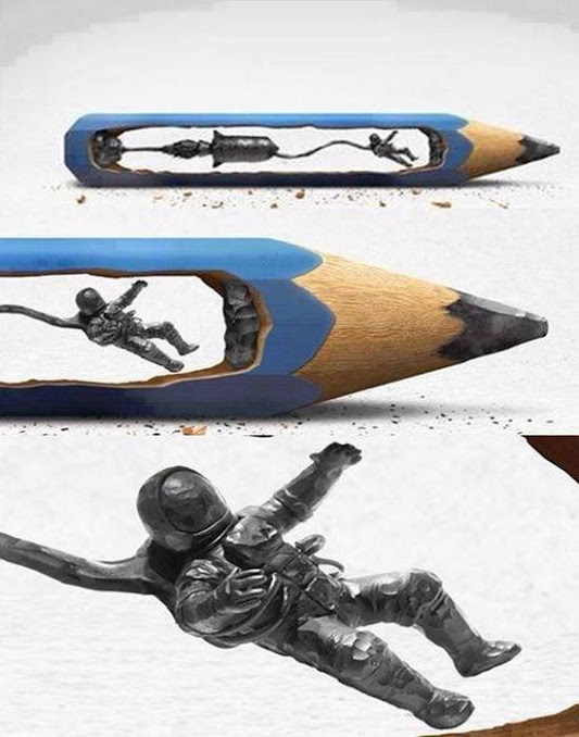 Crayon à papier et astronaute © Jota Juliàn