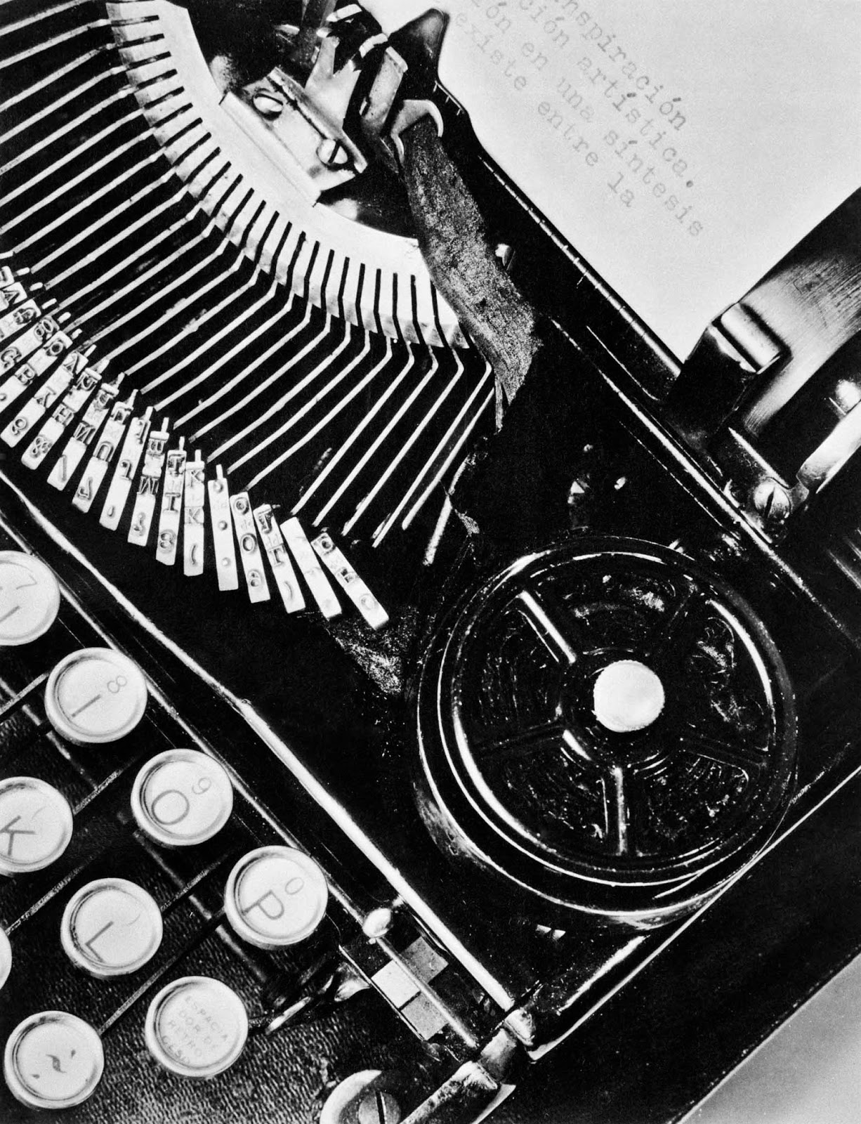 Machine à écrire, Tina Modotti, 1928