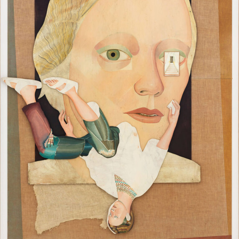 Grande Tête (Mogensen) - Jens Fänge (2020, huile, encres, émail, cuivre, tissu sur panneau, 188 × 126 cm, © Photo Claire Dorn / Courtesy the artist and Perrotin)